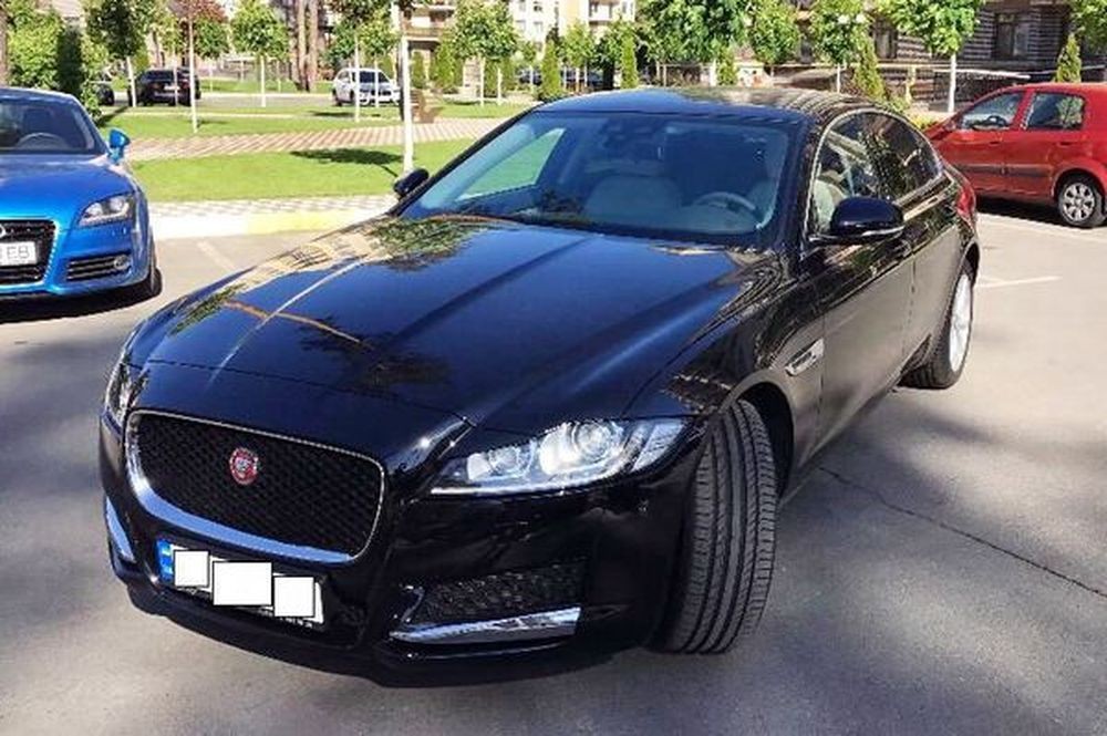 122 Jaguar XF черный 2017 lzLp