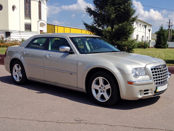 131 Chrysler 300C шампань авто на свадьбу 3X06