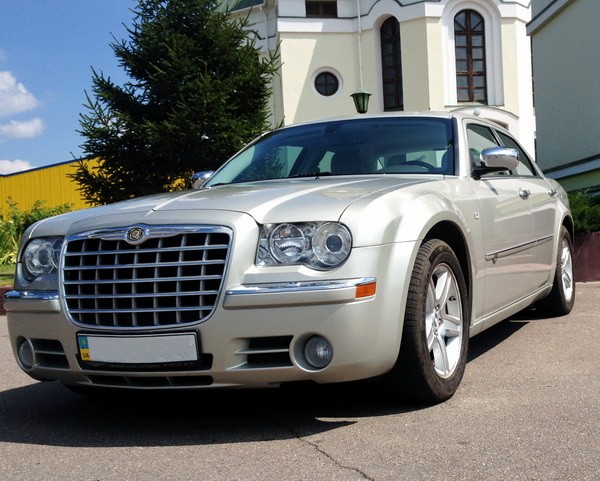 131 Chrysler 300C шампань авто на свадьбу 3X06
