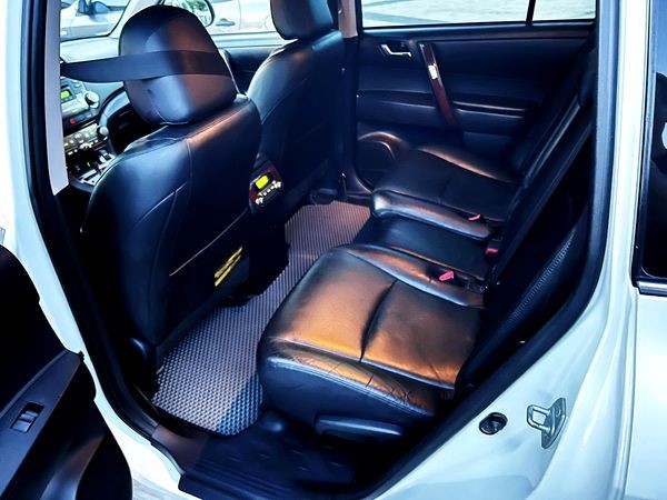 037 Внедорожник Toyota Highlander белая заказать j8Pk