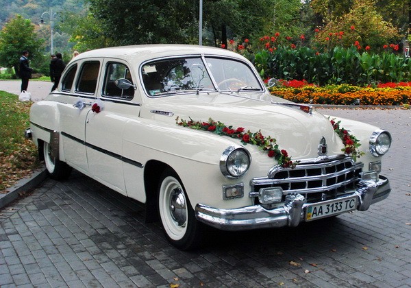 201 Ретро автомобиль ZIM GAZ-12 бежевый на свадьбу съемки lRnx
