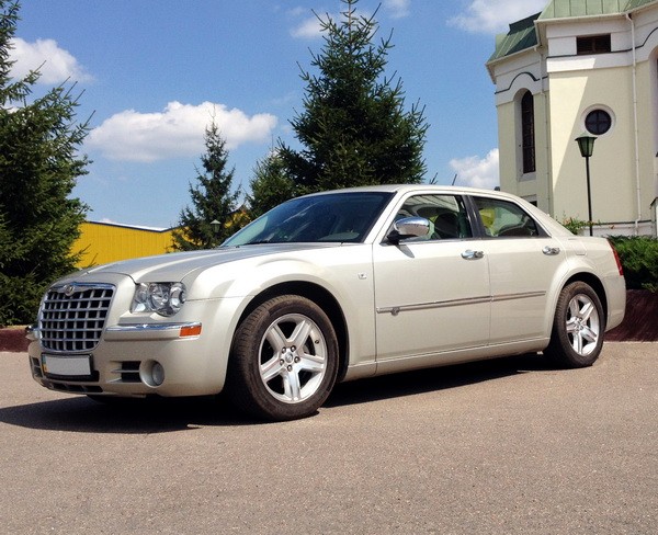 131 Chrysler 300C шампань авто на свадьбу 3X06