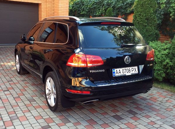 265 Внедорожник Volkswagen Touareg NEW черный lkQ5