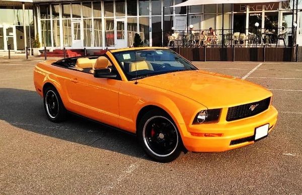 159 Кабриолет Ford Mustang GT оранжевый 3PVg