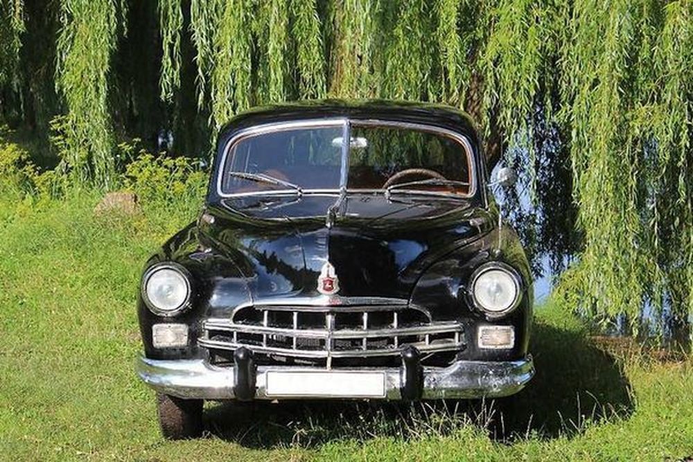 209 Ретро автомобиль ZIM GAZ-12 черный на свадьбу съемки 30re