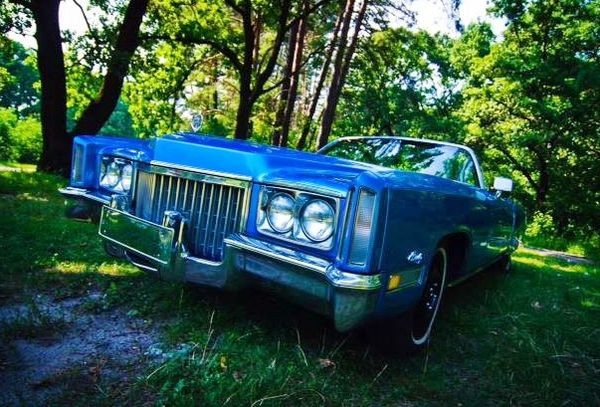 192 Ретро автомобиль Cadillac Eldorado голубой lkaV