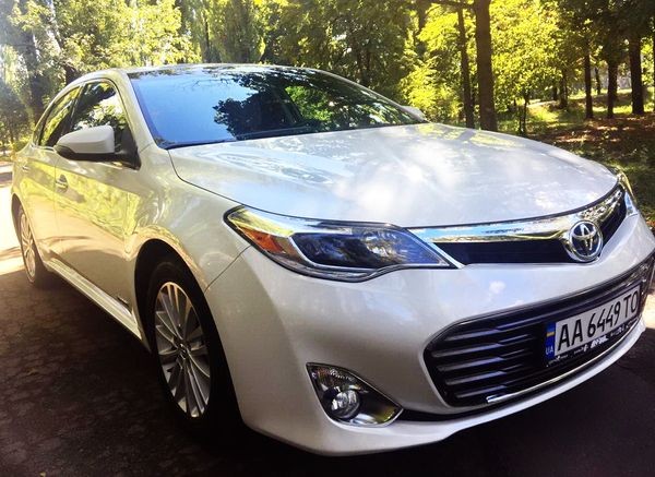 147 Toyota Avalon белая авто на свадьбу 3a9v