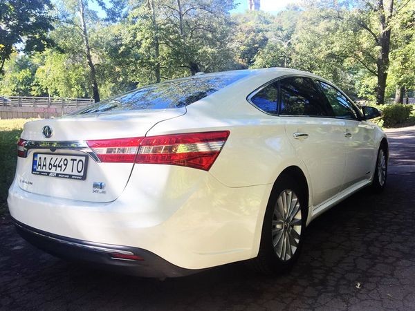 147 Toyota Avalon белая авто на свадьбу 3a9v