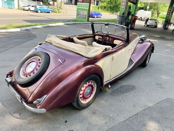 197 Ретро автомобиль Fiat Topolino на свадьбу съемки j8A5