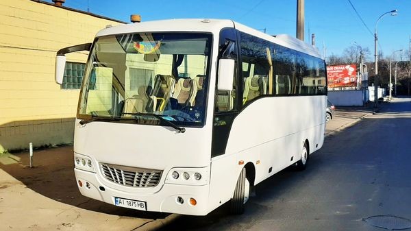 327 Автобус Isuzu белый на свадьбу 2z9e