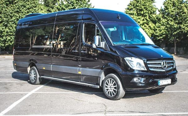 181 Микроавтобус Mercedes-Benz Sprinter черный VIP на свадьбу 2q04