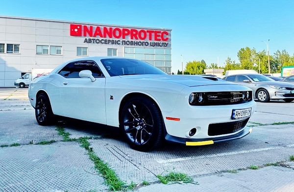 202 Dodge Challenger 6.4 белый lREr
