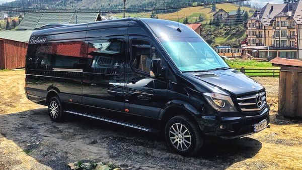 181 Микроавтобус Mercedes-Benz Sprinter черный VIP на свадьбу 2q04