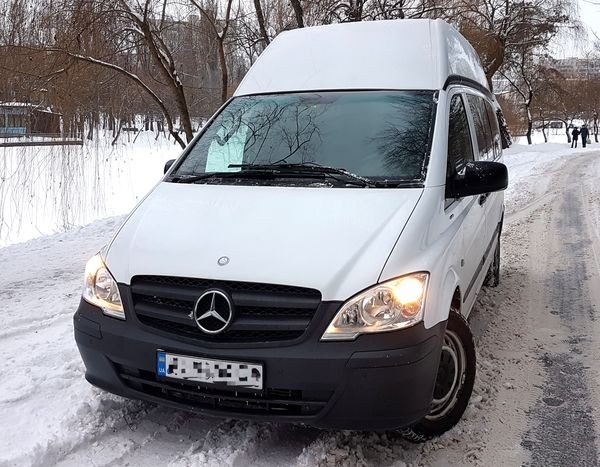 298 Микроавтобус Mercedes-Benz Vito белый на свадьбу 3QZd
