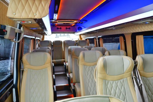 305 Микроавтобус Mercedes Sprinter VIP AMG рестайлинг 2020 2EbV