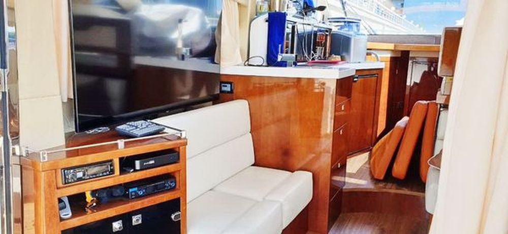 Яхта Galeon 390 HTC 27w7