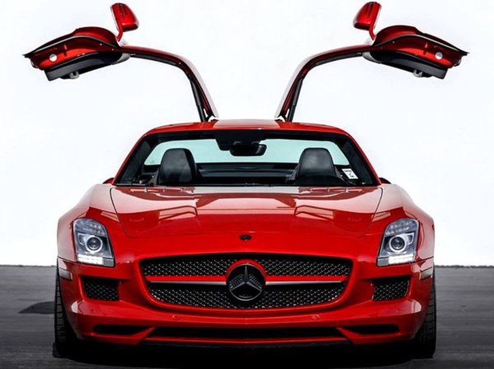 042 Mercedes Benz SLS AMG красный l47o