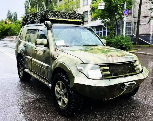 289 Бронированный джип защита В2 с водителем lr9L