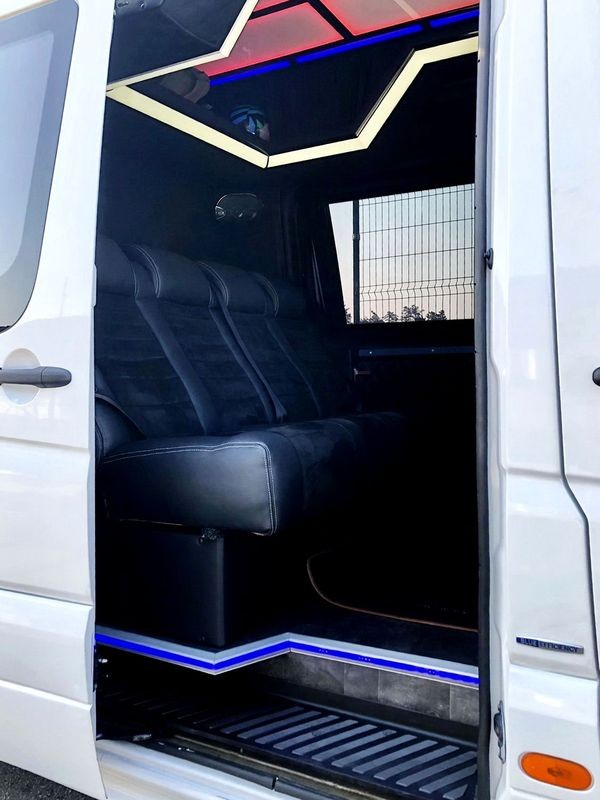 388 Mercedes Sprinter грузо пассажирский lYX7