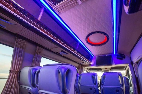 303 Микроавтобус Mercedes-Benz Sprinter на свадьбу l7XR