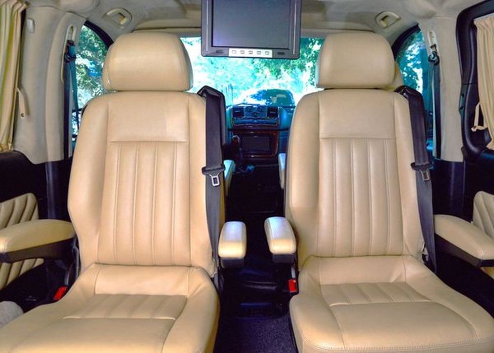287 Микроавтобус Mercedes Viano black на свадьбу jmD6