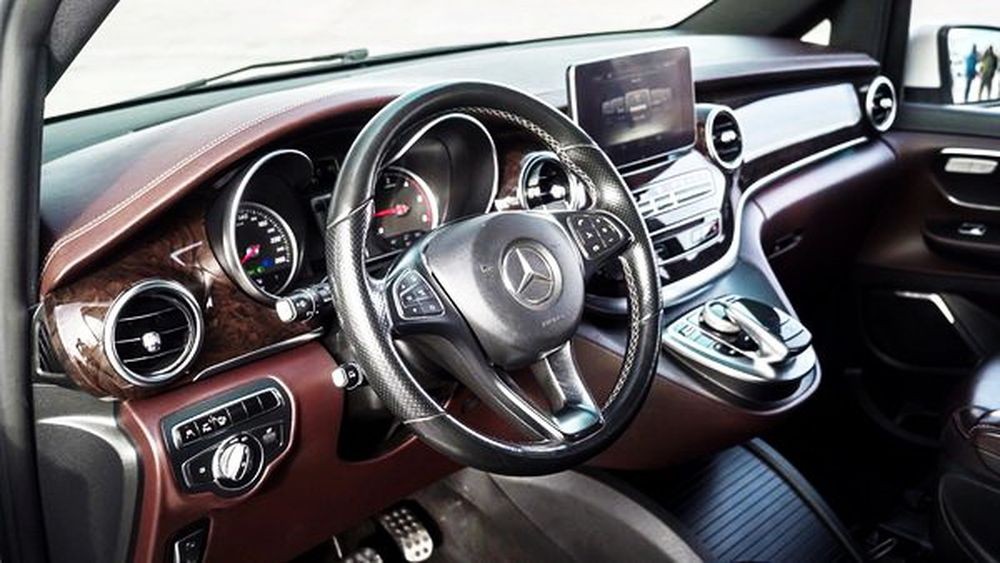 261 Mercedes-Benz V-class белый микроавтобус на свадьбу 2nvJ