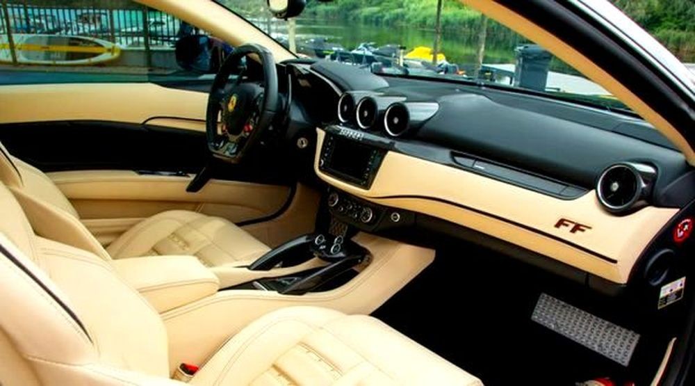 398 Тест драйв Ferrari-ff черная спорткар 3ExW