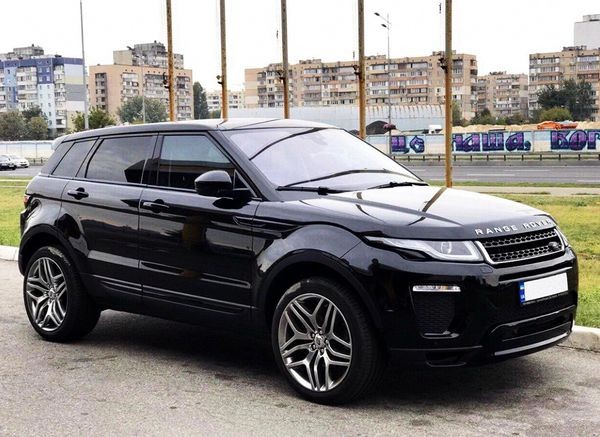 255 Range Rover Evoque черный без водителя lA78