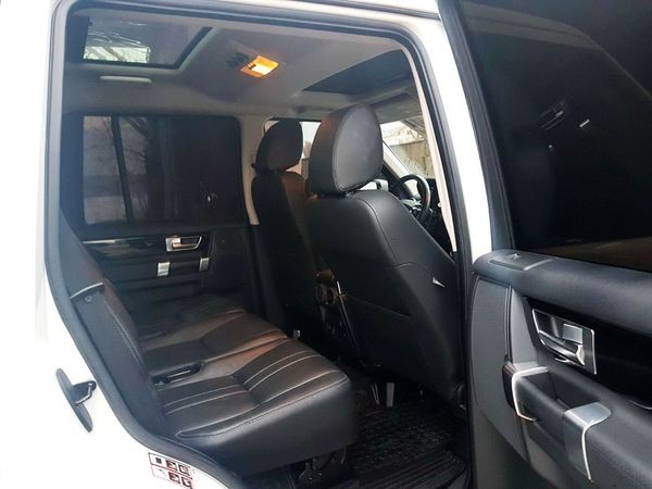 394 Land Rover Discovery 4 белый без водителя lzXe