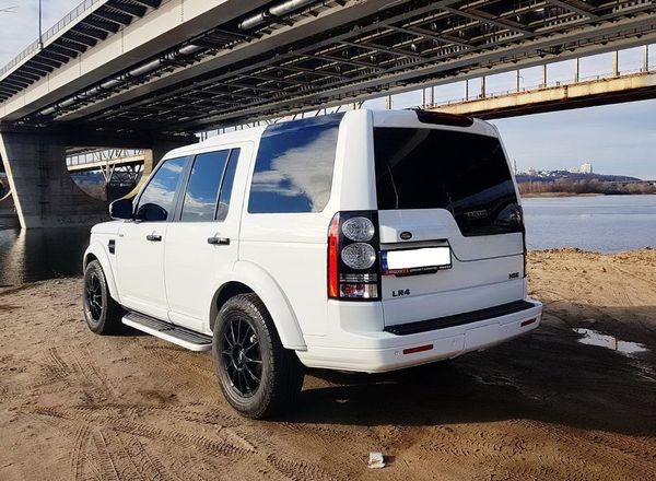394 Land Rover Discovery 4 белый без водителя lzXe