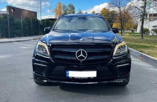 260 Внедорожник Mercedes GL 400 AMG 2016 без водителя 2qKr