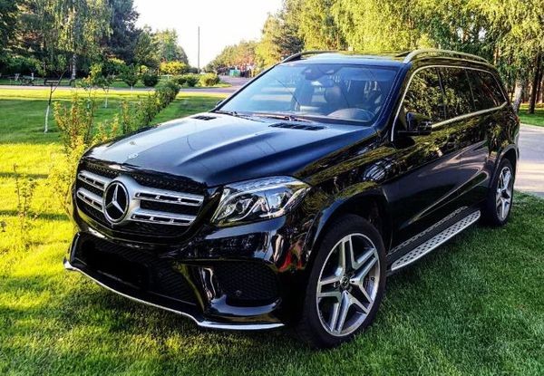 361 Внедорожник Mercedes-Benz GLS 350d AMG 2017 без водителя jm0z