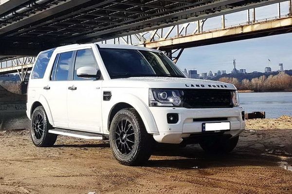 394 Land Rover Discovery 4 белый без водителя lzXe