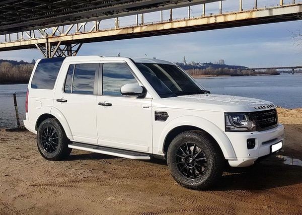 394 Land Rover Discovery 4 белый без водителя lzXe