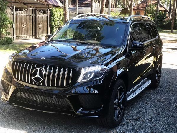 321 Внедорожник джип Mercedes-Benz GLS 2019 без водителя jv1a