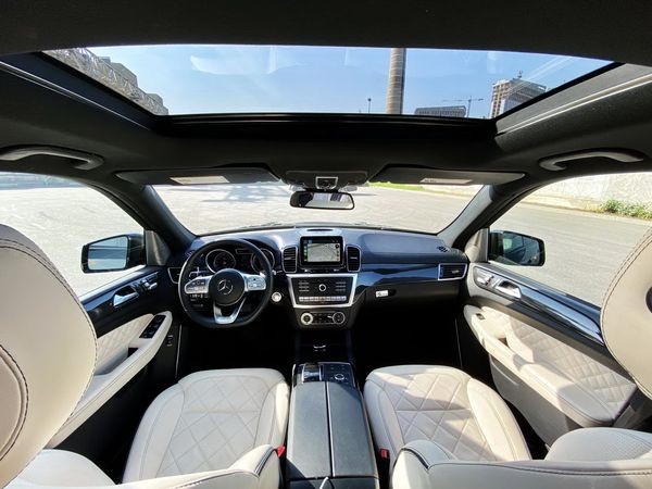 208 Внедорожник Mercedes GLS 63 AMG без водителя 2Vab