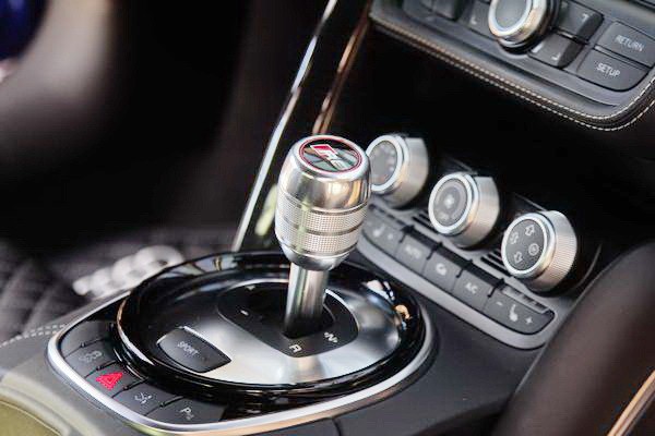 347  Тест драйв спорткара Audi R8 2013 год синяя 2ARy