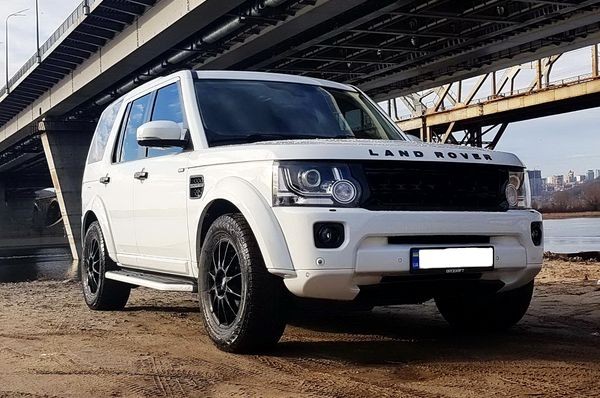 394 Land Rover Discovery 4 белый без водителя lzXe