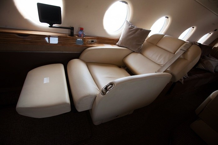 Gulfstream G200 частный самолет 3mWv