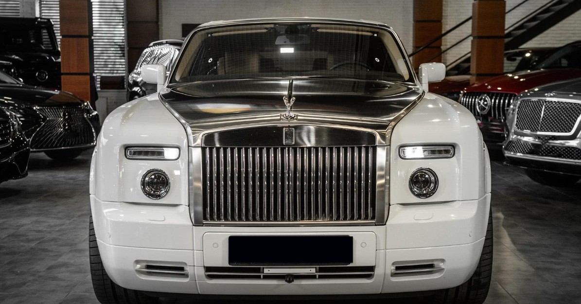 Rolls-Royce Phantom Coupe белого цвета 2dNK
