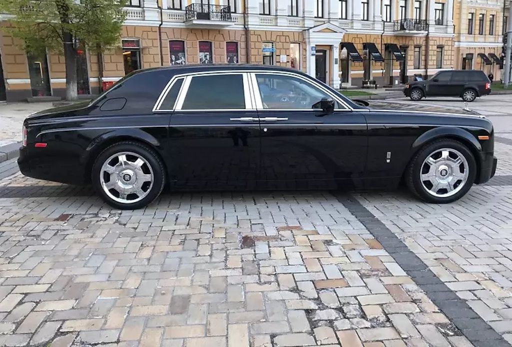 Rolls-Royce Phantom с водителем 30pz