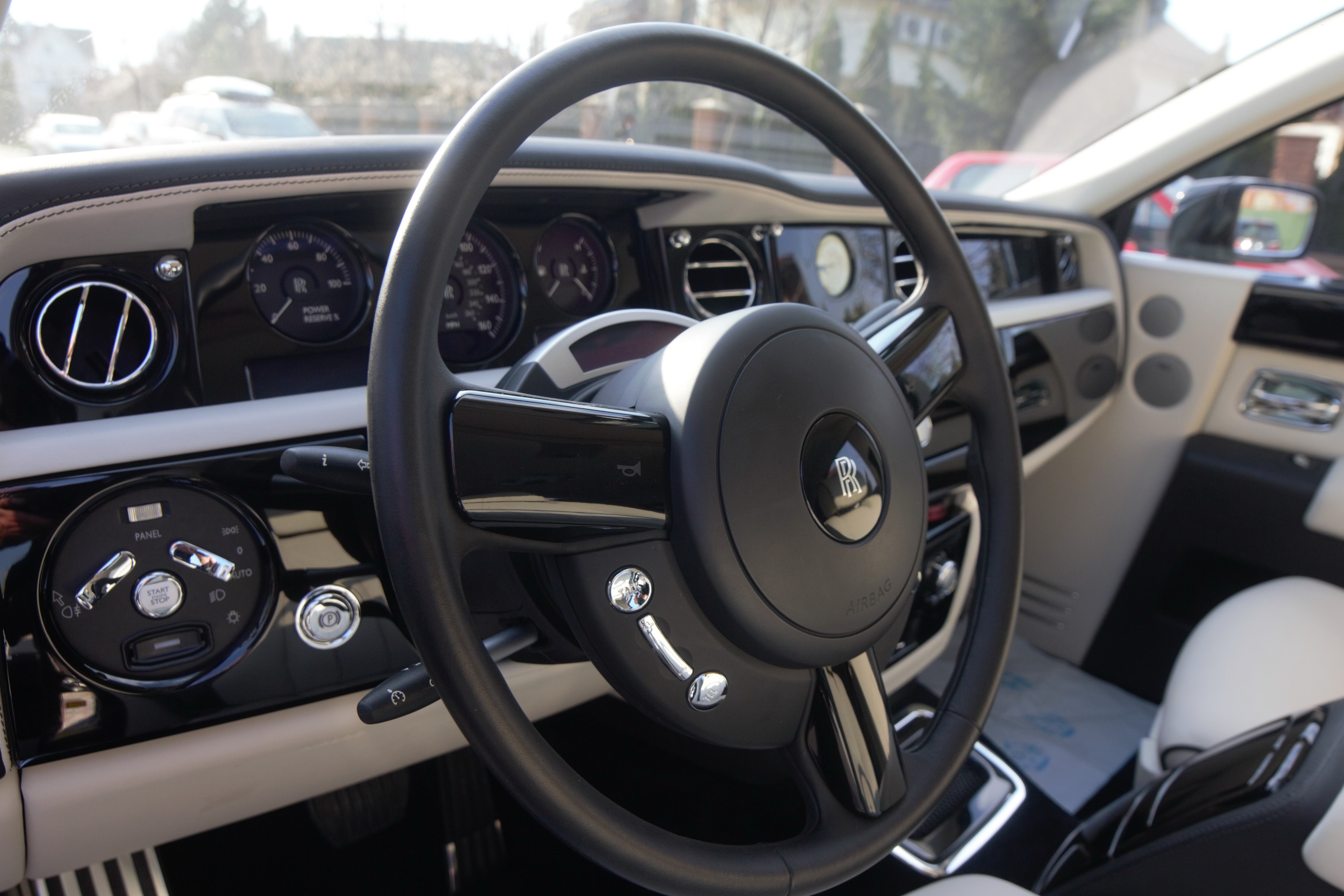 Ролс Ройс Фантом черного цвета Rolls-Royce Phantom 277b