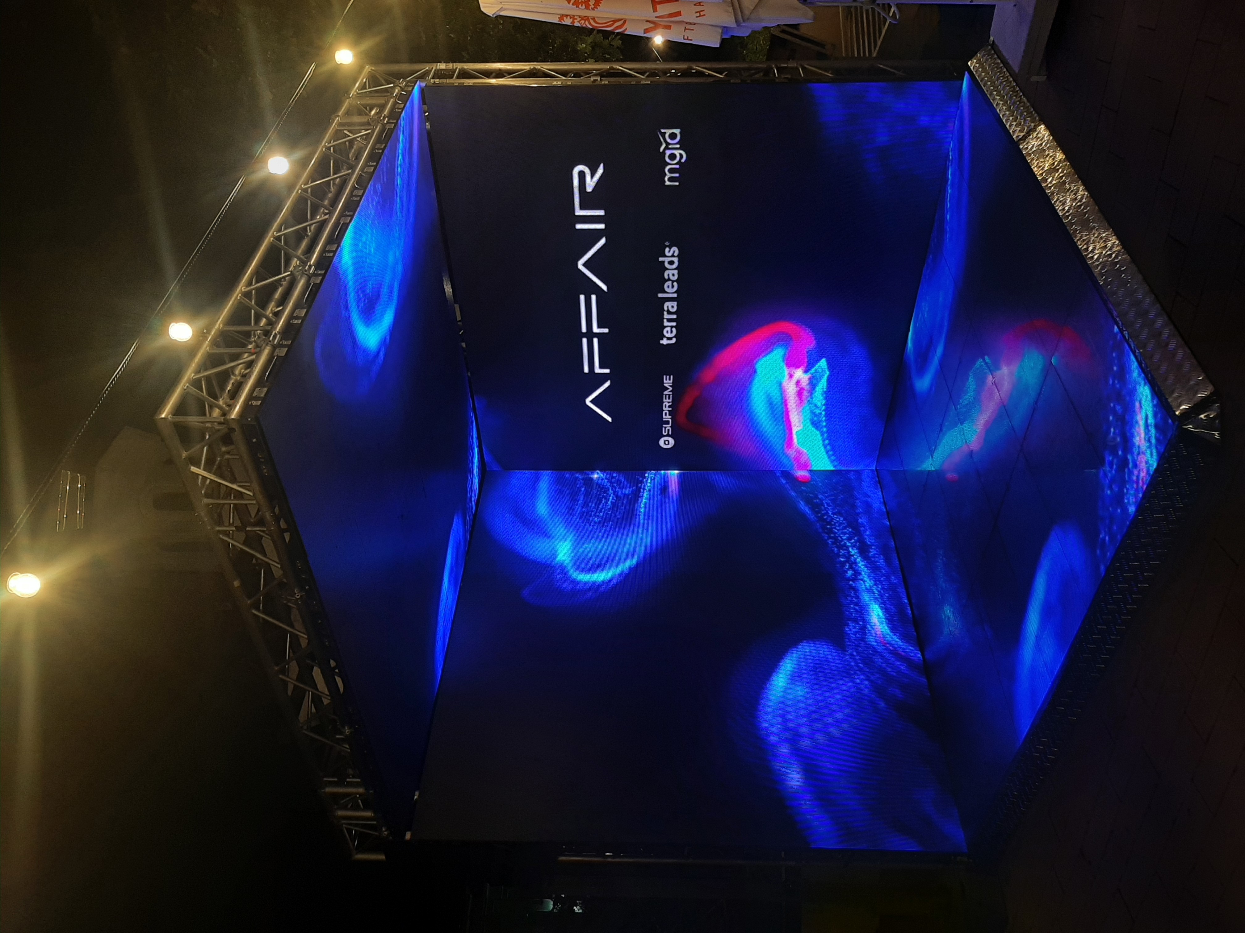 Светодиодная Led фотозона большого размера 3х3 метра с потолком jeNA