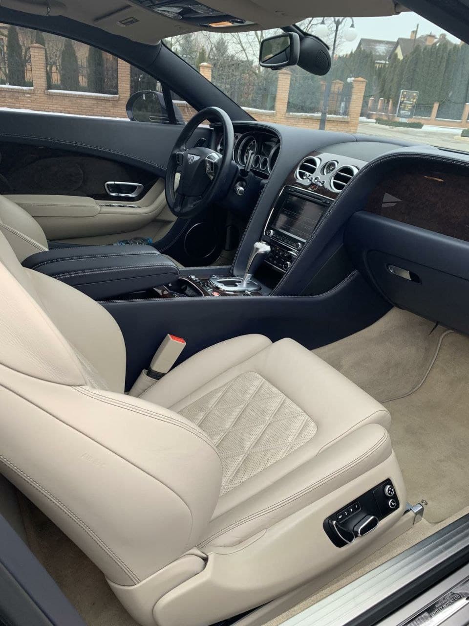 Bentley continental GT на свадьбу или для бизнес поездки lzYm