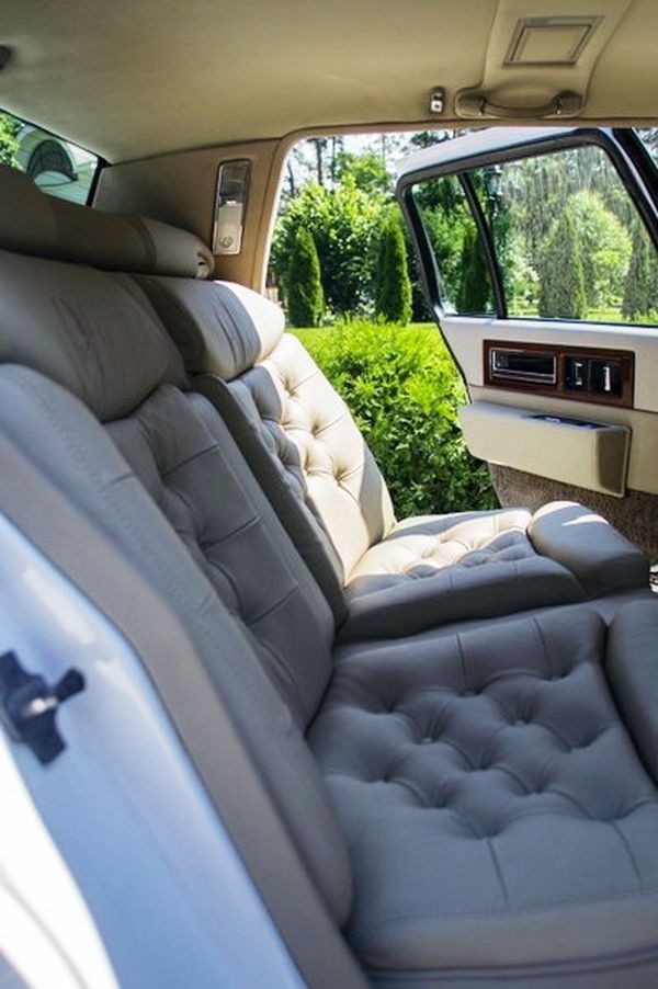 218 Ретро авто Cadillac Fleetwood белый на свадьбу 2NOq