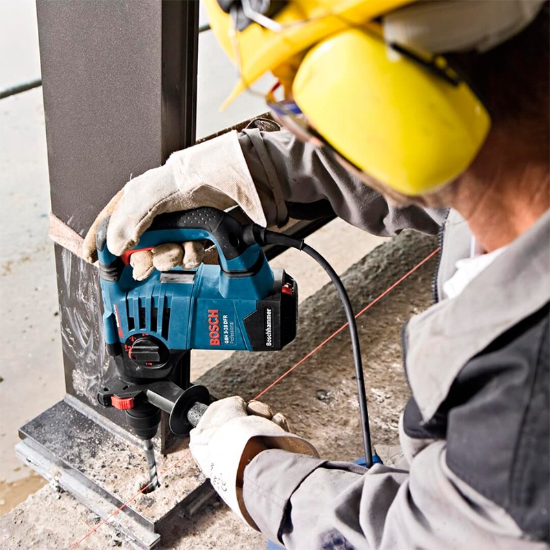 Перфоратор Bosch  3кг макс. диам. 28мм lzQg