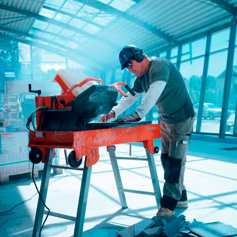Плиткорез Husqvarna диск 200мм, длина хода 660мм 3AQX