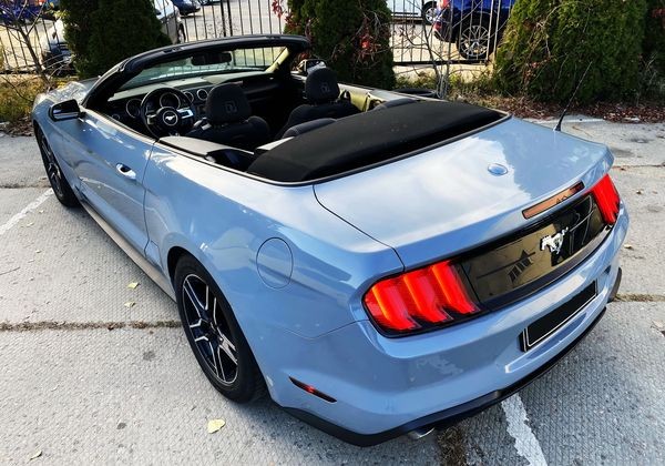 071 Ford Mustang GT серый кабриолет без водителя 3rdL
