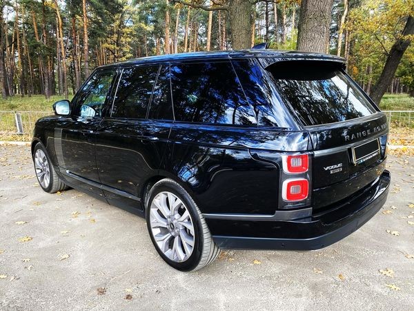224 Range Rover Vogue 4,4d черный авто на свадьбу 2n96