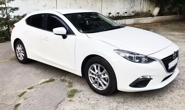 233 Mazda 3 белая авто на свадьбу mdmk